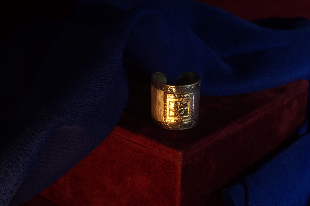 DSC08077 silver and gold ring