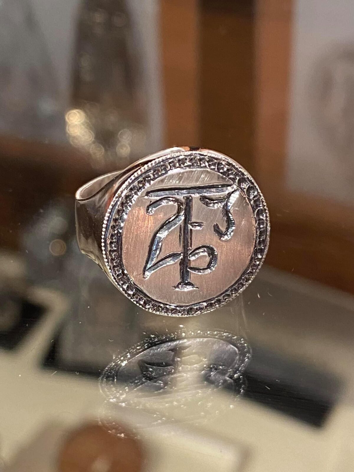 Signet ring - Image 1