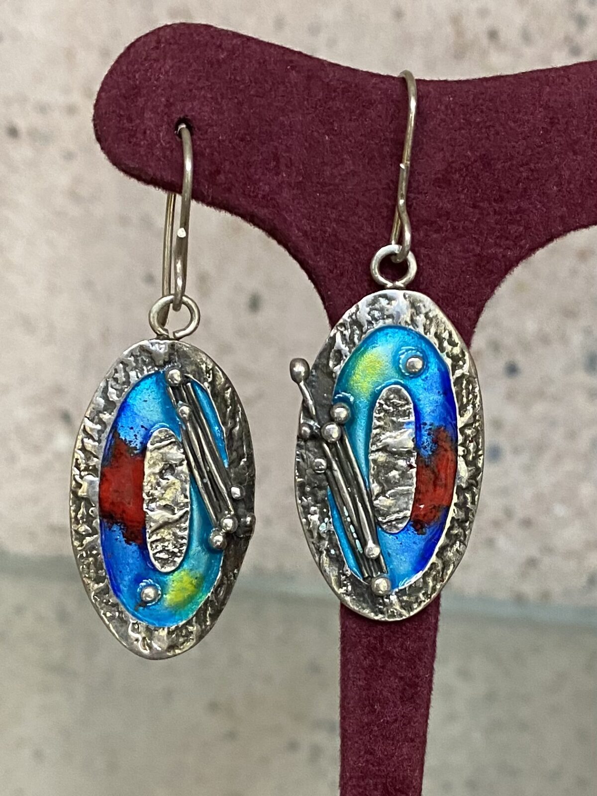 53922724-110E-46A8-BA32-AC5D41E87C58 Oval earrings - Image 1