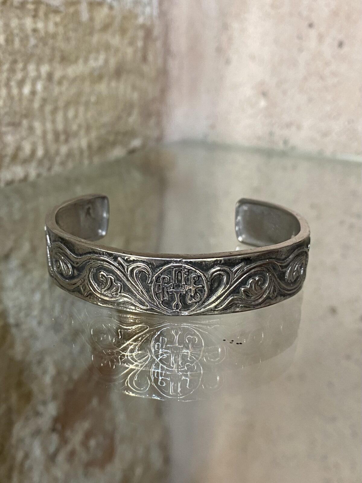 89F853DA-7A74-4EA7-A34F-B4E2319EC176 Cuff bracelet - Image 1