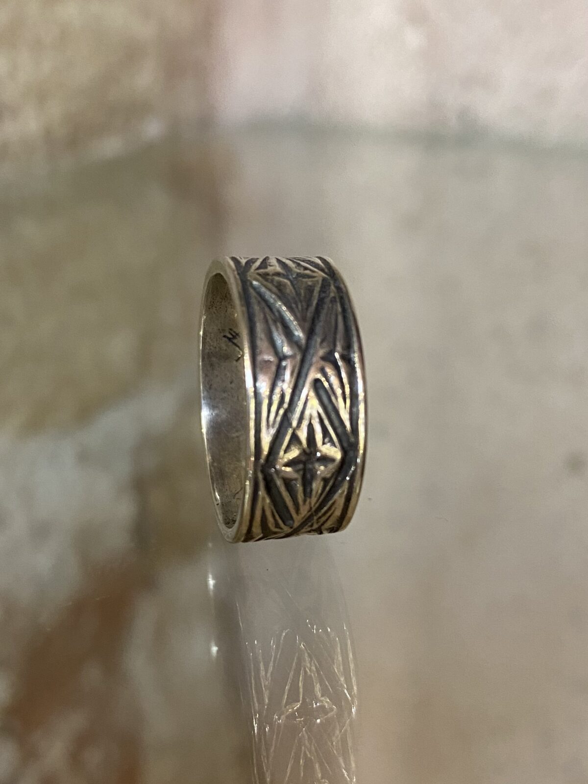 DA02C4E9-2D81-4819-93BE-BB723DA76CB2 Wide engraved band - Image 2