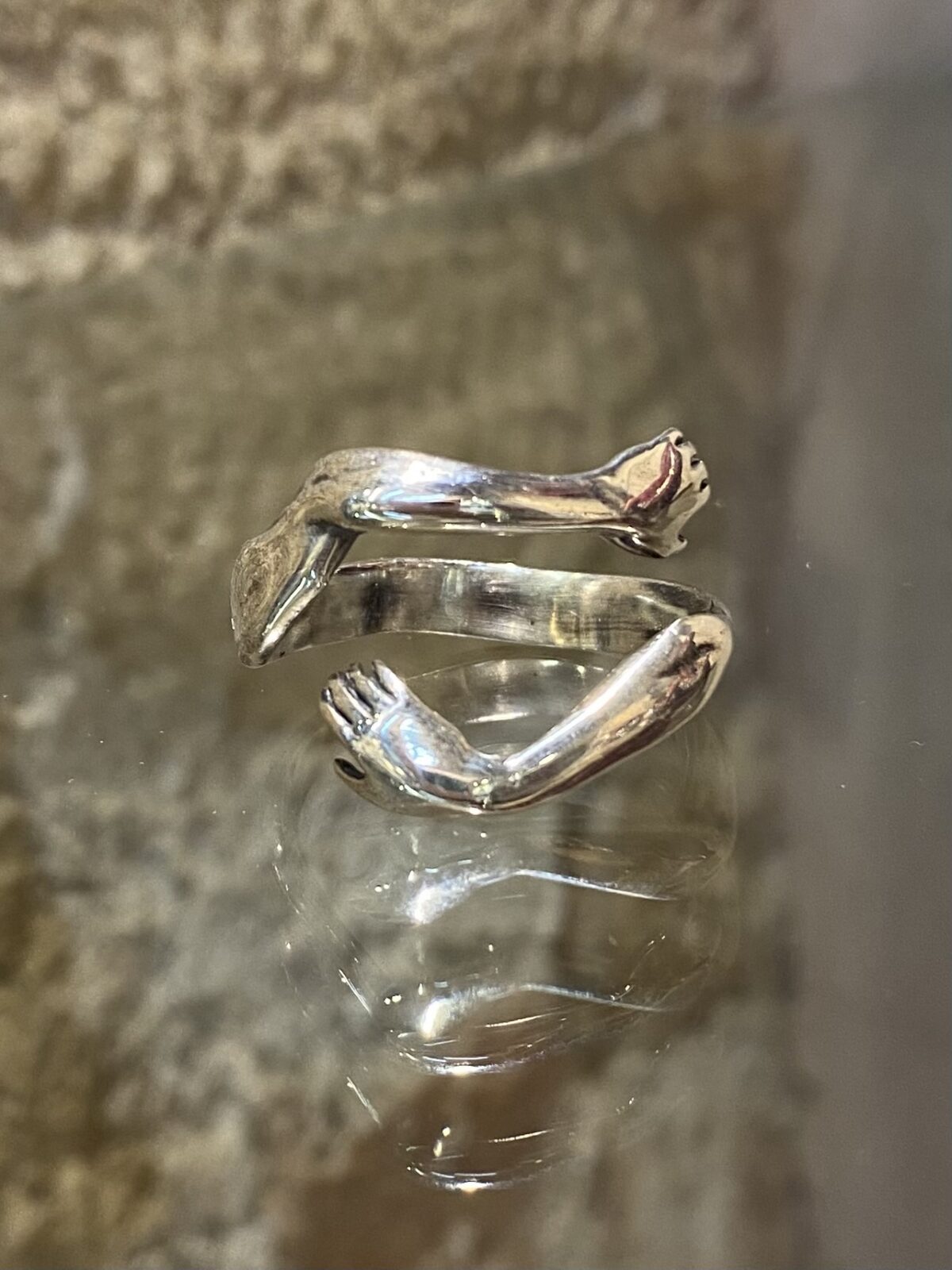 IMG_8109 Hug ring - Image 1