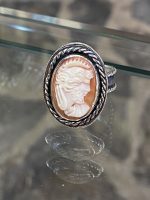 Cameo ring