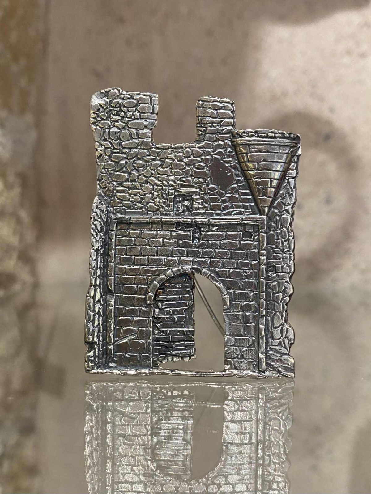 att.-KcxiXbBtH7155q7H9tfZx0TuW8kBXdBmdJJNhpG-9w Gate - Image 1