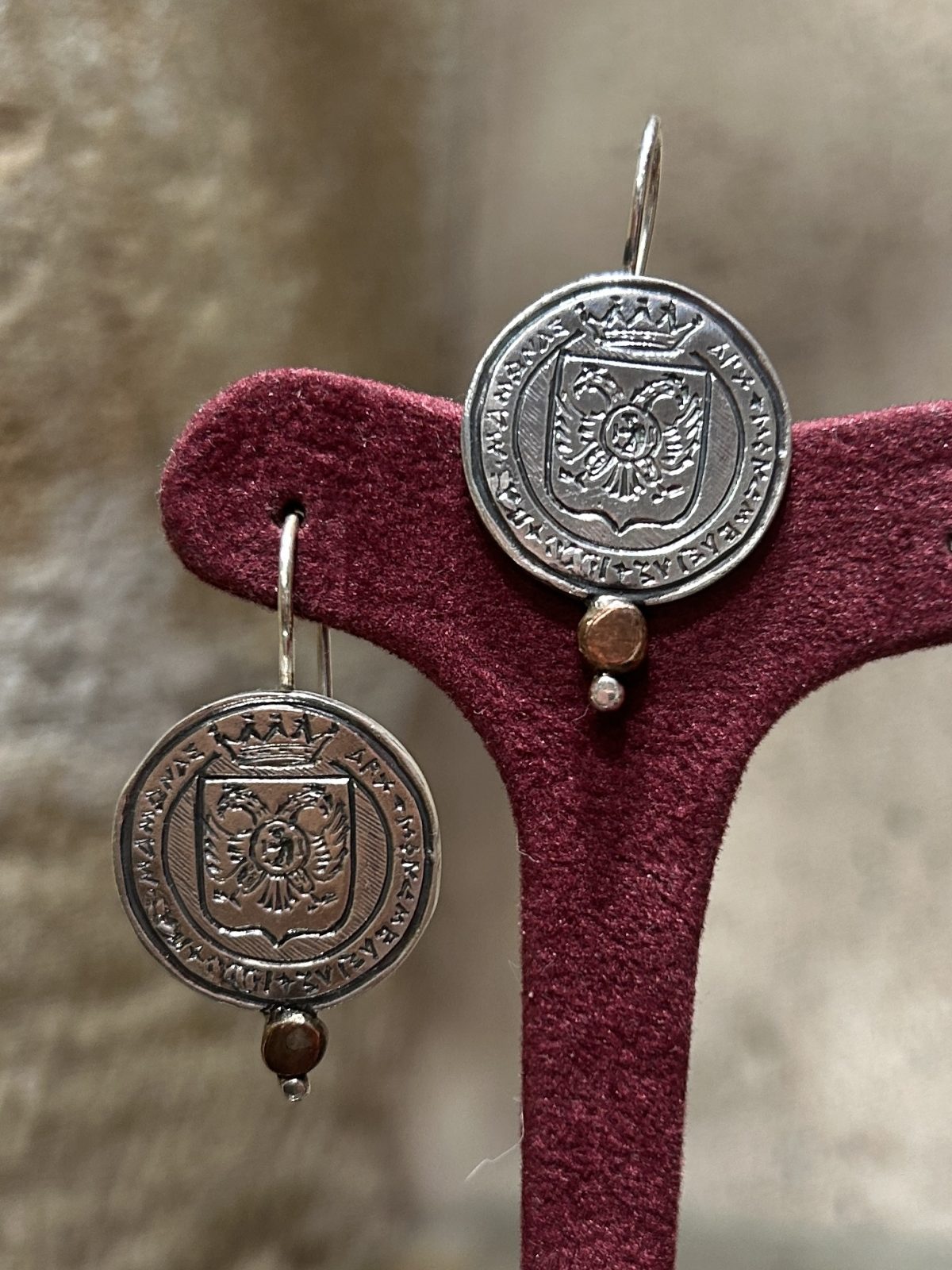 IMG_1626 family crest - Image 1